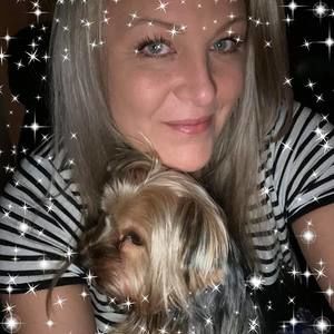 Meet your Posher, Karine